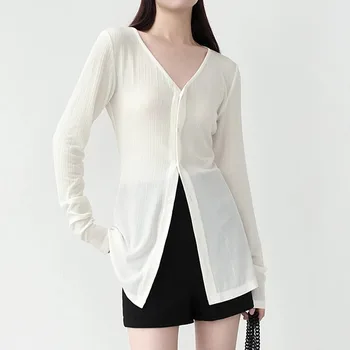 Slim montáž pletené V-neck top s lesklé tlačidlá pre ochranu pred slnkom, ľahký a tenký sveter, čisto biely, dlhý kabát pre ženy