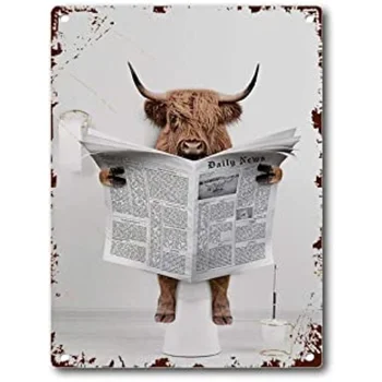 Tin Prihlásiť Scottish Highland Krava v Záchode Čítať Noviny Kúpeľňa Humor, Vtipné Kúpeľňa Wc Whimsy Zvierat